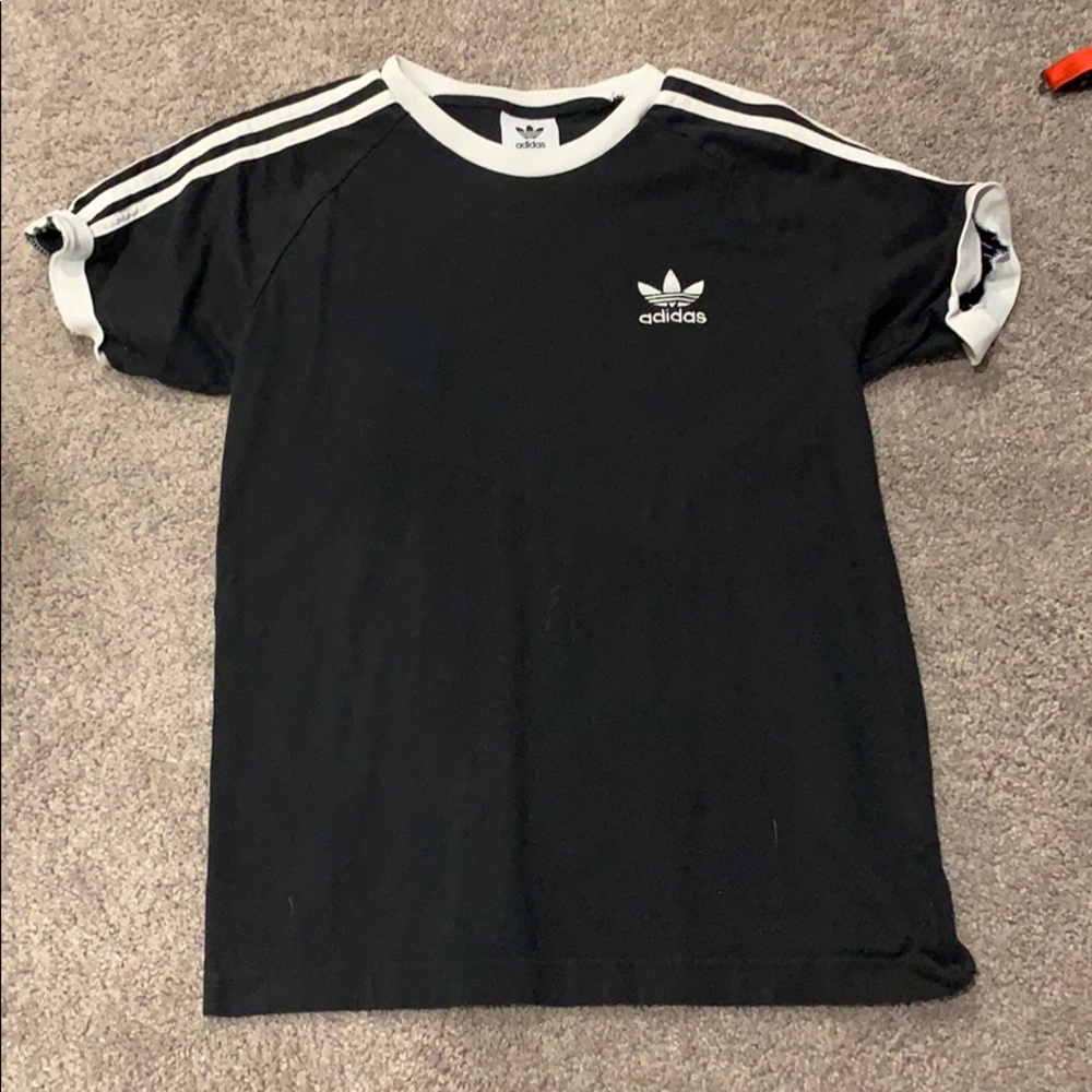 black adidas t shirt